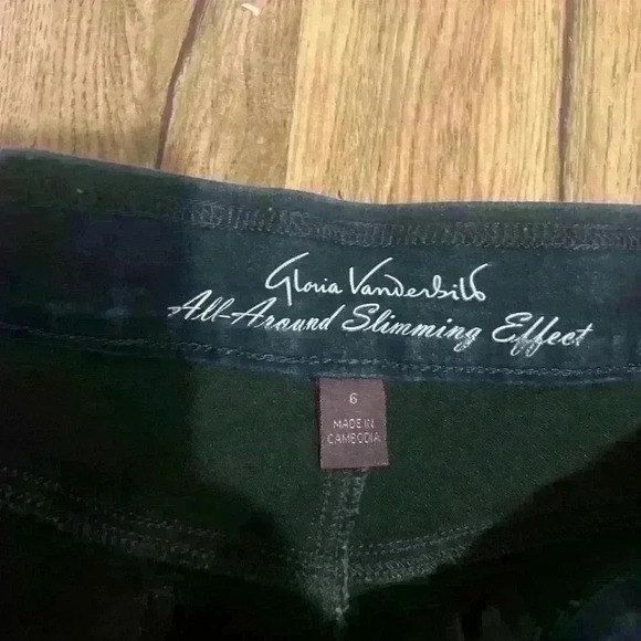 Gloria Vanderbilt Pull on Slimming Jeans Dark Denim size 6. Excellent condition - Picture 3 of 10